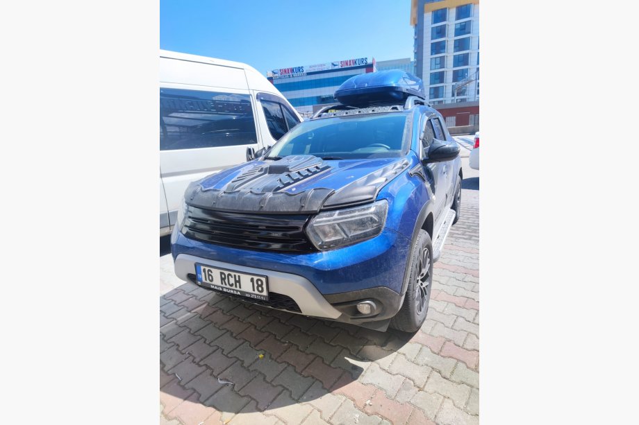 Dacia Duster 2018-2024 Parrilla delantera (negra) Foto 7