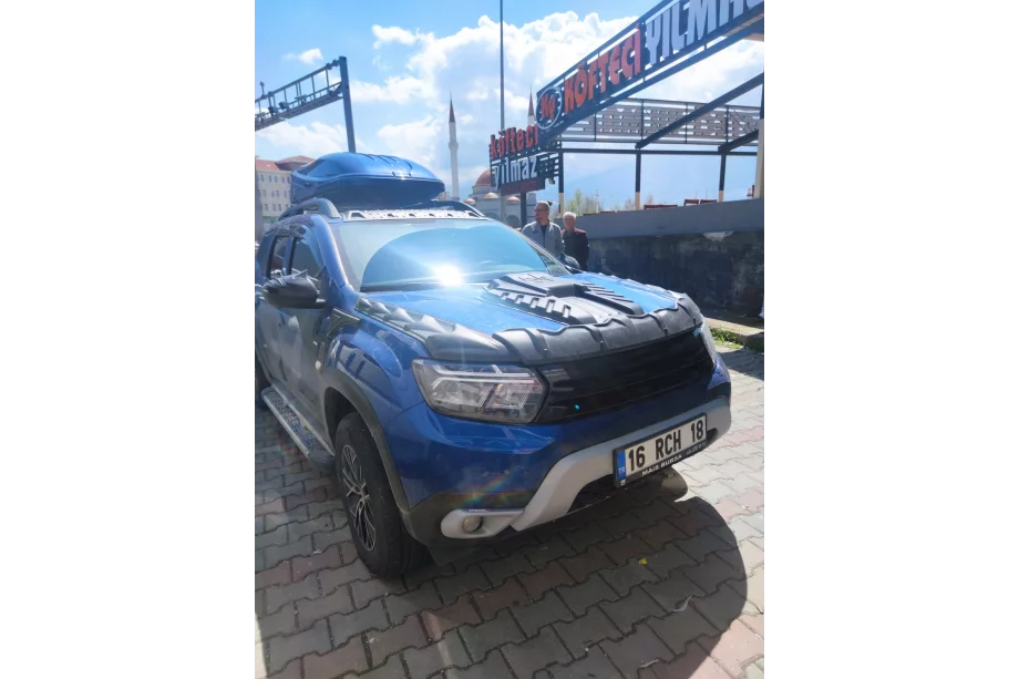 Dacia Duster 2018–2024 Přední maska chladiče (černá) Fotografie 8