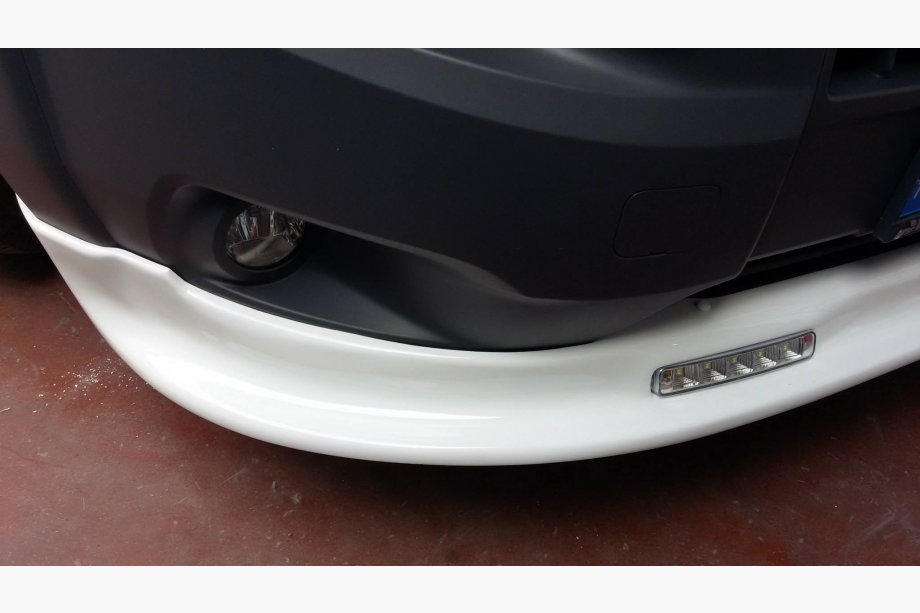 Citroen Jumper 2007-2025 рр. Передня накладка 2014↗︎ (вузька з LED, під фарбування) Фото 9