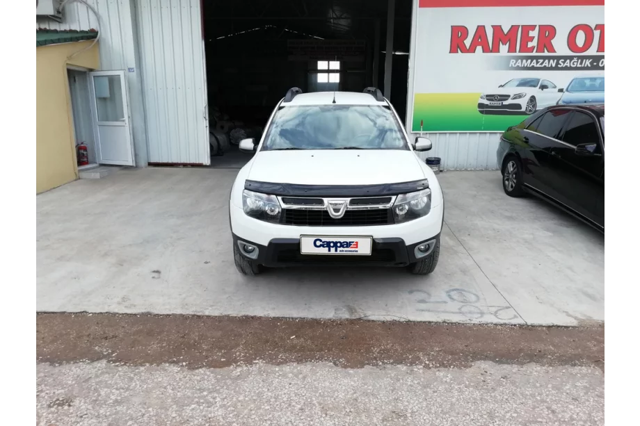 Dacia Duster 2008–2018 Deflektor kapoty EuroCap Fotografie 5