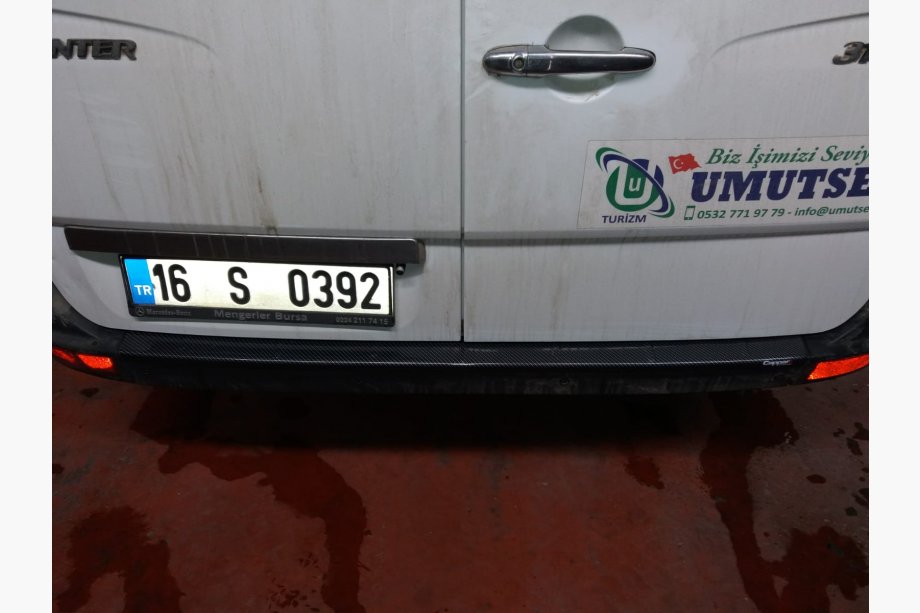 Volkswagen Crafter 2006-2016 Cubierta de parachoques trasero EuroCap (ABS, efecto carbono) Foto 2