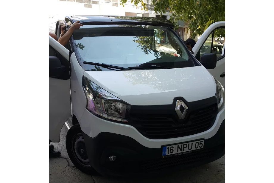 Renault Trafic 2015- Sonnenblende Frontscheibe (schwarz glanz, 5mm) Foto 4