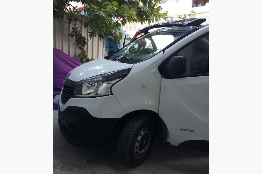 Nissan NV300/Primastar 2016- рр. Козирьок на лобове скло (чорний глянець, 5мм) Фото 7