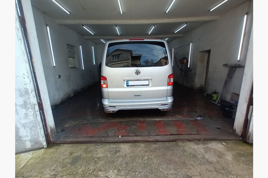 Volkswagen T5 Transporter 2003-2010 рр. Задня нижня накладка Sport 2 (під фарбування) Фото 12