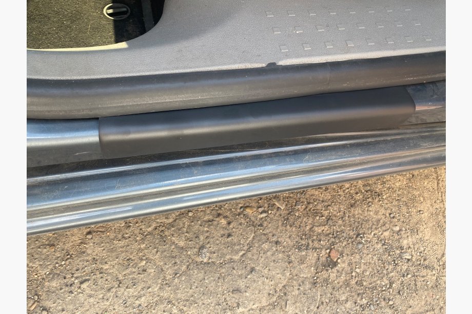 Volkswagen Caddy 2015-2020 Protectores de umbral de puerta EuroCap (2 uds., ABS) Foto 10