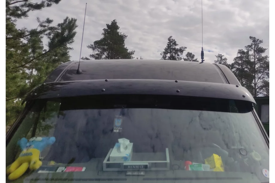 Opel Movano 2010–2021 Voorruitspoiler V2 (glans zwart, 5 mm) Foto 4