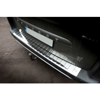 Peugeot Partner Tepee Накладки на задний бампер Carmos V1