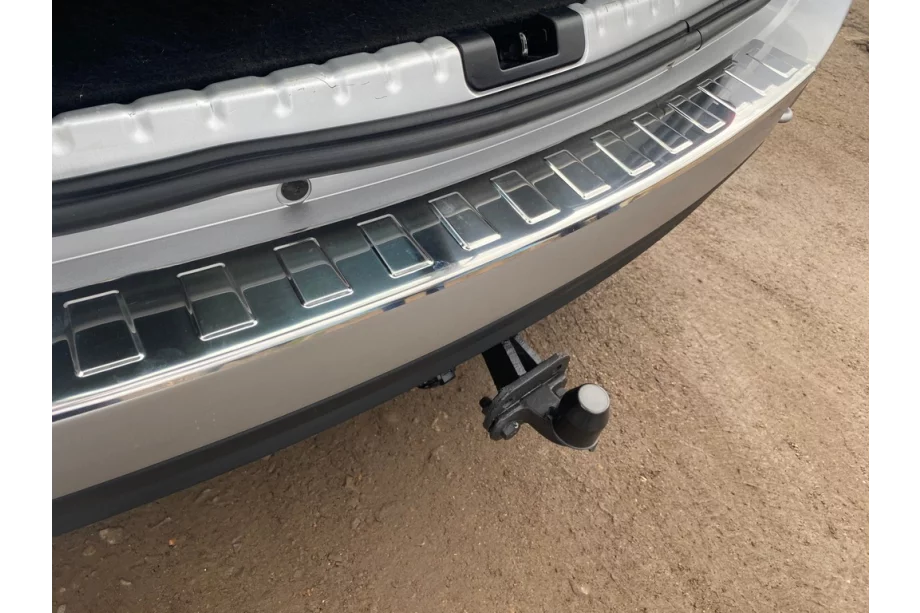 Renault Duster 2008–2017 Achterbumper beschermplaat Carmos V1 met omgezette rand (RVS) Foto 2