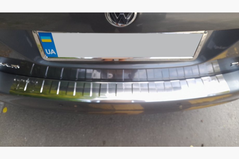 Volkswagen Golf 5 2003-2009 гг. Накладка на задний бампер Carmos нержавейка Универсал Фото 6