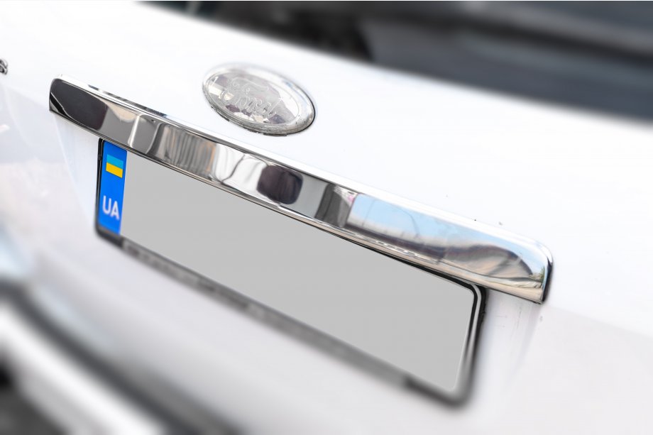 FORD C - MAX Накладка над номером на крышку багажника (нерж.) Image
