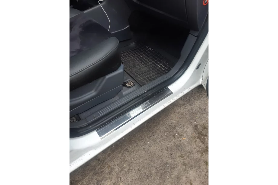 Ford Connect 2006–2009 Battitacco in acciaio inox Carmos V1 (2 pz) Foto 3
