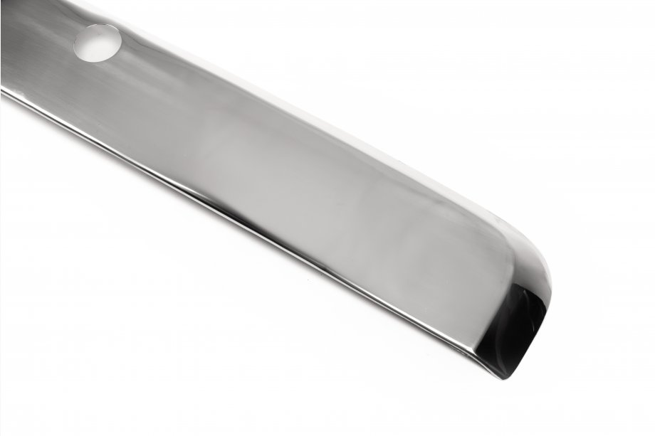 Renault Duster 2008–2017 One-Piece Chrome Trim Above License Plate (Stainless Steel) Photo 6
