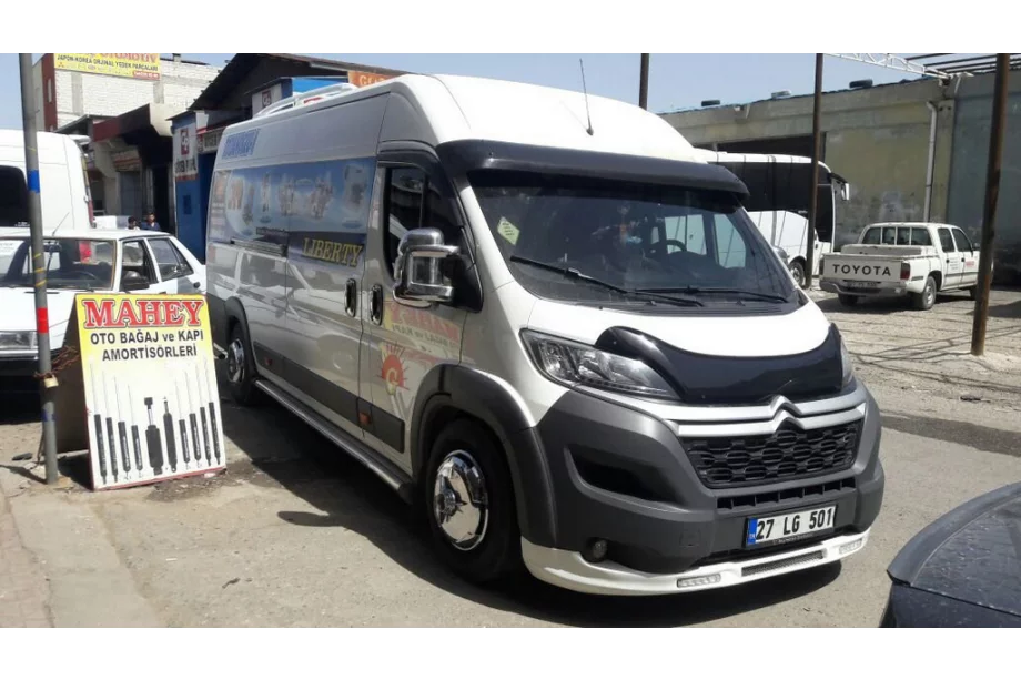 Fiat Ducato 2006-2025 гг. Козырек на лобовое стекло (черный глянец, 5мм) Фото 8
