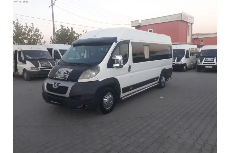 Fiat Ducato 2006-2025 гг. Козырек на лобовое стекло (черный глянец, 5мм) Фото 11