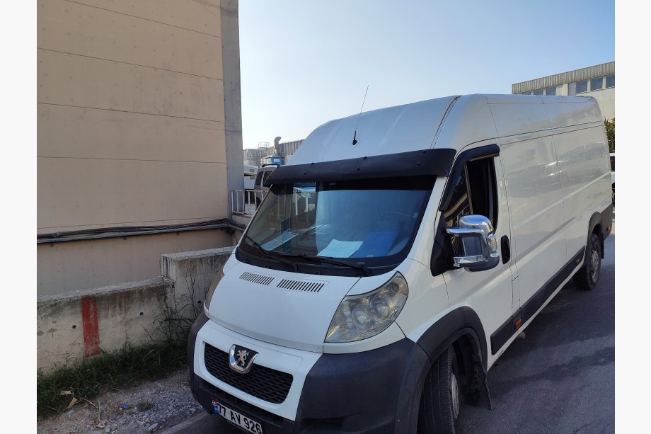 Fiat Ducato 2006-2025 рр. Козирьок на лобове скло (чорний глянець, 5мм) Фото 15
