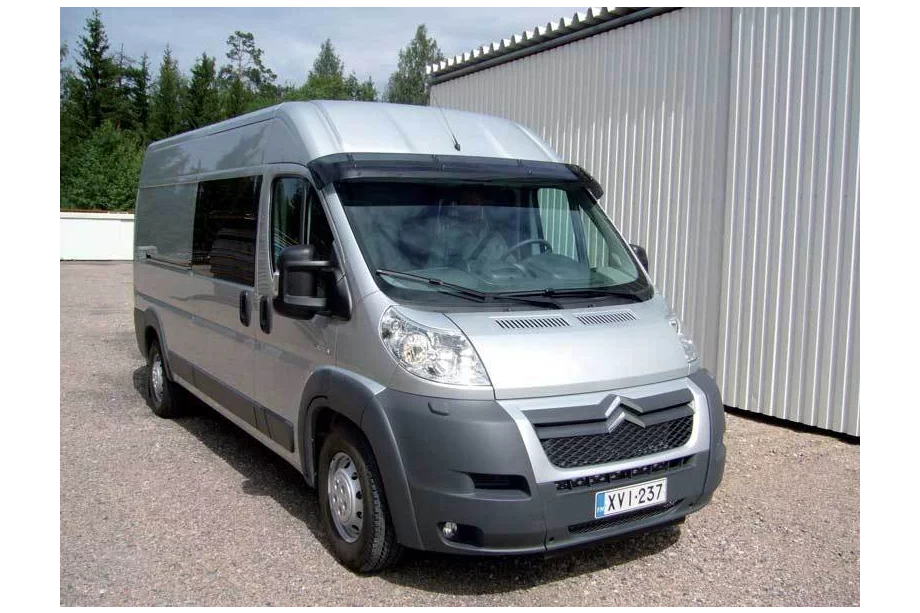 Fiat Ducato 2006-2025 гг. Козырек на лобовое стекло (черный глянец, 5мм) Фото 23