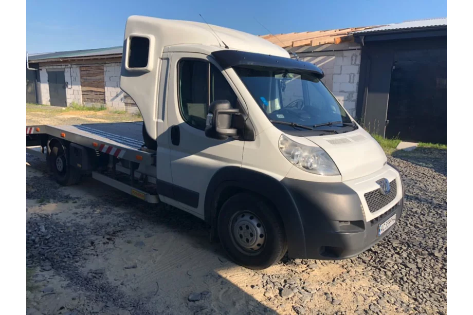 Fiat Ducato 2006-2025 гг. Козырек на лобовое стекло (черный глянец, 5мм) Фото 2