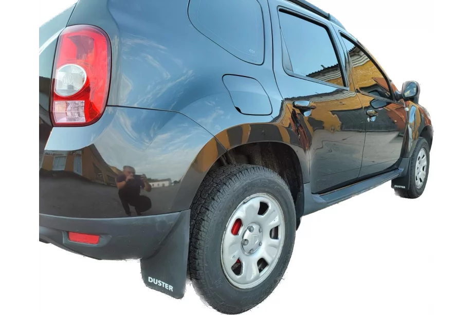 Dacia Duster 2008–2018 Prémiové zadní lapače nečistot (2 ks) Fotografie 7