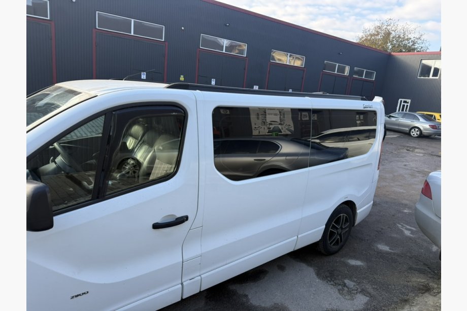 Nissan NV300/Primastar 2016- гг. Интегрированные рейлинги (черные) Image