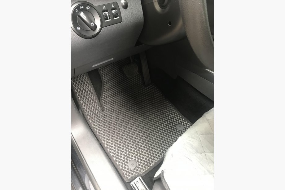 Volkswagen Caddy 2004-2010 MAXI, 2 сдвижных двери Коврики перед и зад (5 шт, EVA, черные) Image