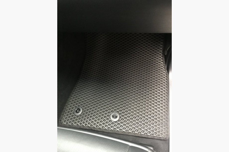 Lexus LX570/450d 2008-2022 EVA Floor Mats (2012-2021, Black) Photo 2