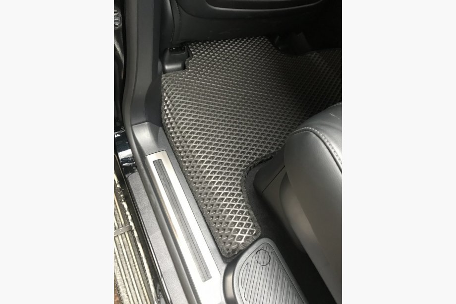 Lexus LX570/450d 2008-2022 EVA Floor Mats (2012-2021, Black) Photo 3
