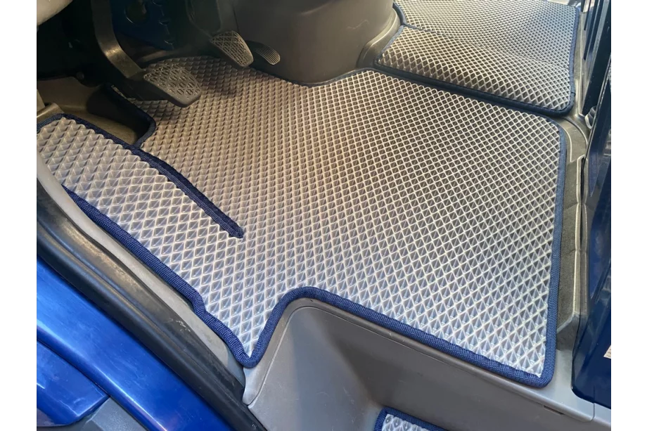 Volkswagen Crafter 2006–2016 EVA autokoberce do interiéru V1 (šedé) Fotografie 2