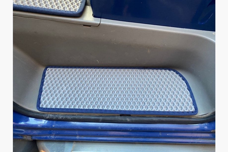 Volkswagen Crafter 2006–2016 Rohože na prahy (3 ks, EVA, sivé) Fotografia 2
