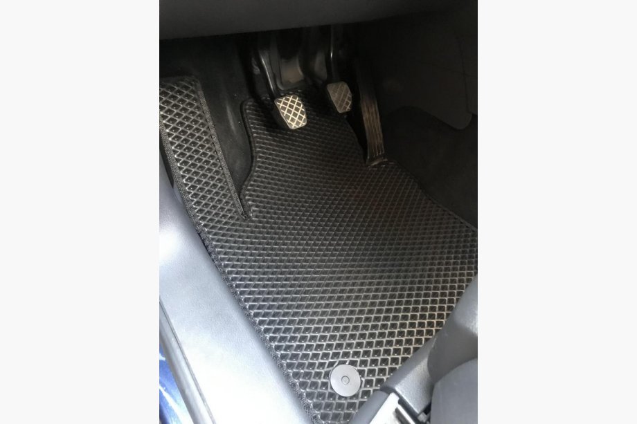 Volkswagen Touran 2010-2015 рр. Килимки EVA (чорні) Фото 6