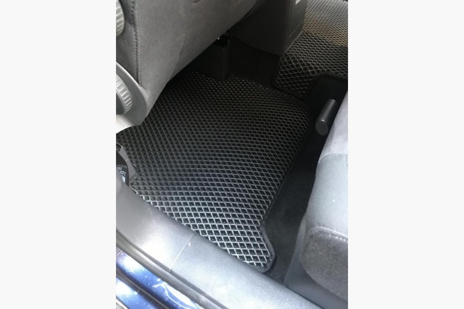 Volkswagen Touran 2010-2015 рр. Килимки EVA (чорні) Фото 9