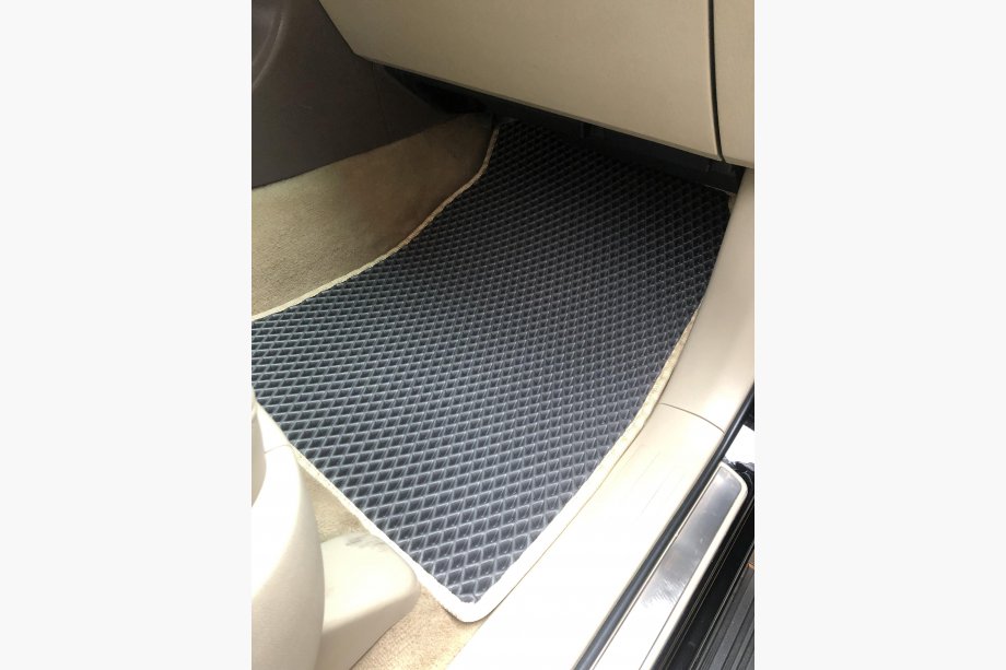 Toyota Land Cruiser Prado 120 2002-2009 EVA Floor Mats (2 Rows, Black) Photo 4