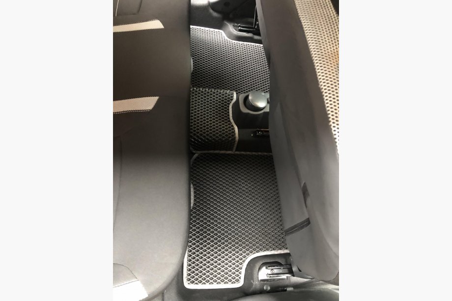 Dacia Sandero 2013–2020 EVA auto paklājiņi (melni) Foto 7