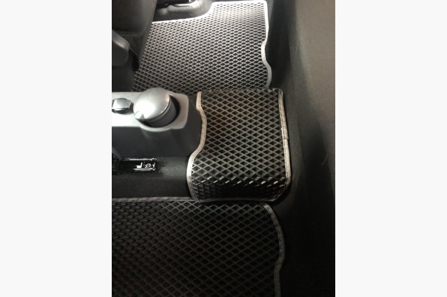 Dacia Sandero 2013–2020 EVA auto paklājiņi (melni) Foto 10