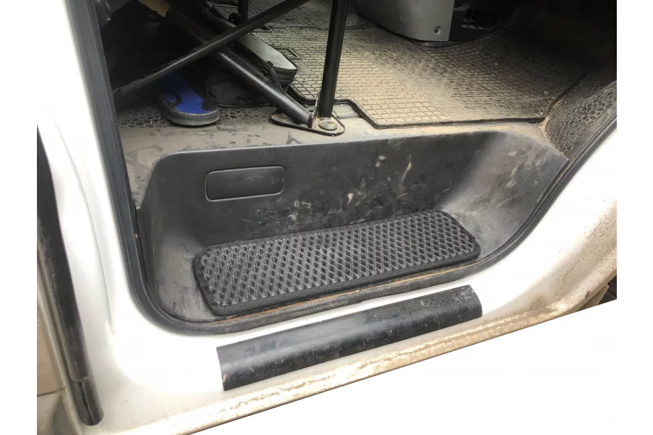 Opel Vivaro 2001–2015 EVA Einstiegsleisten-Matten (3 Stk, schwarz) Foto 3