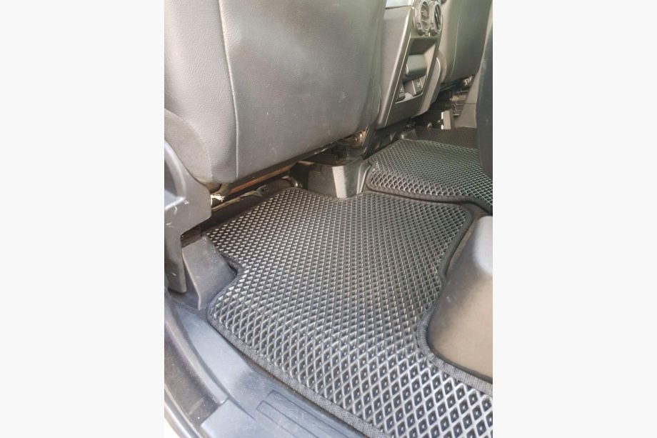 Land Rover Discovery III 2004–2009 EVA Floor Mats (black) Photo 2
