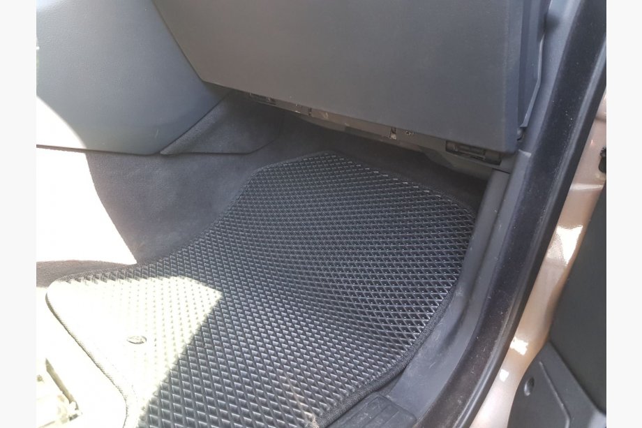 Land Rover Discovery III 2004–2009 EVA Floor Mats (black) Photo 13