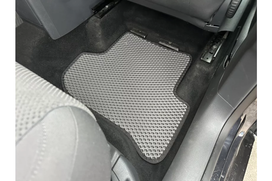 Skoda Yeti 2009-2017 EVA Floor Mats (black) Photo 4