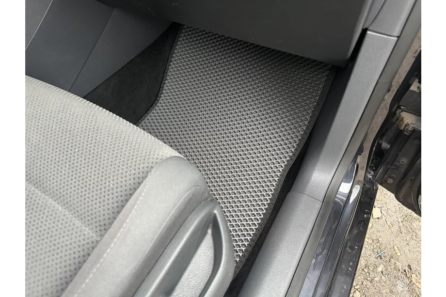 Skoda Yeti 2009-2017 EVA Floor Mats (black) Photo 5