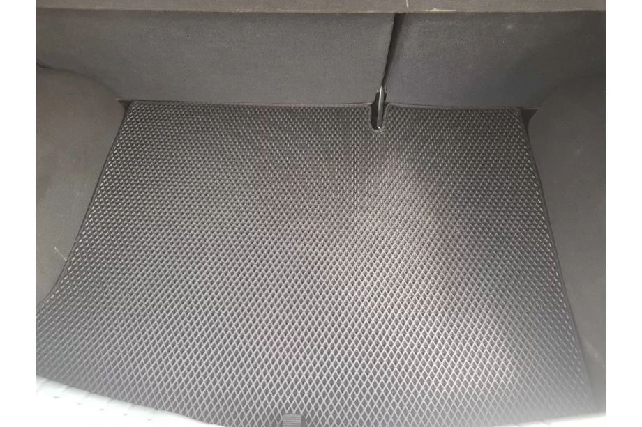 Dacia Sandero 2007-2013 Dywanik bagażnika EVA Czarny Zdjęcia 1