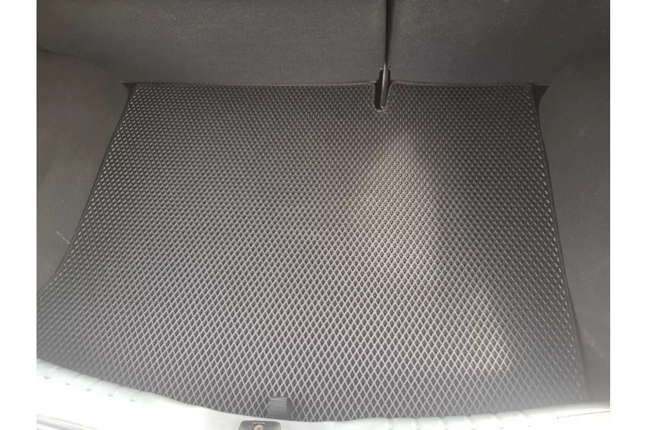Dacia Sandero 2007-2013 Dywanik bagażnika EVA Czarny Zdjęcia 2