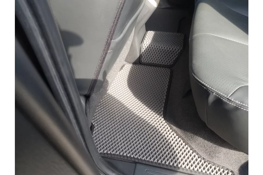 Mitsubishi Pajero Sport 2015- EVA Fußmatten (Grau) Foto 8