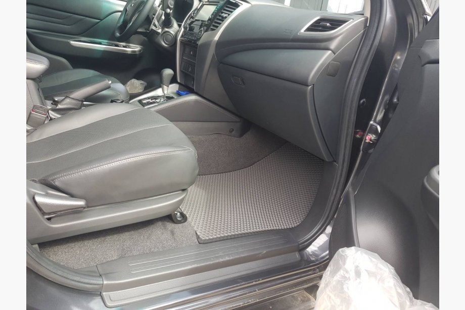 Mitsubishi Pajero Sport 2015- рр. Килимки EVA (сірі) Фото 11