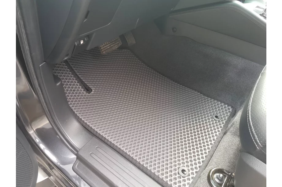 Mitsubishi Pajero Sport 2015- EVA Fußmatten (Grau) Foto 12