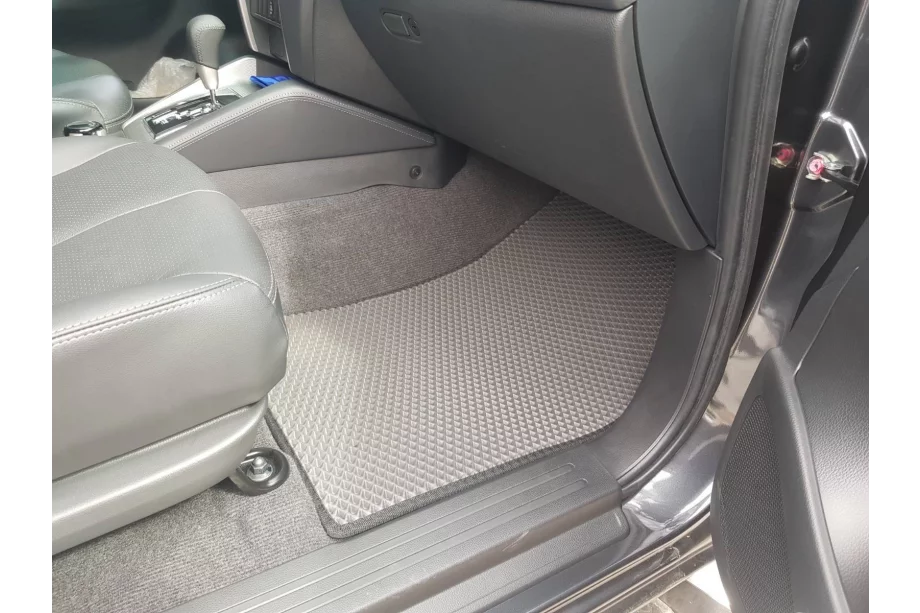 Mitsubishi Pajero Sport 2015- EVA Fußmatten (Grau) Foto 15