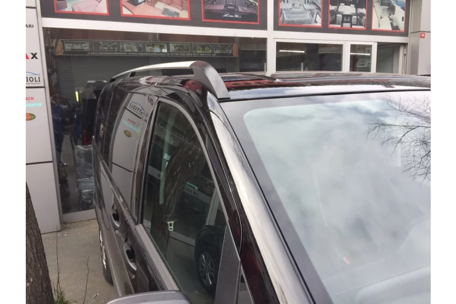 Mercedes Vito W639 2004–2014 Hromēti jumta reliņi Elite (plastmasas kājas) Foto 2