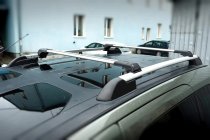 Поперечины багажника на стандартные рейлинги Skybar V1 (2 шт) фото 2 Поперечины багажника на стандартные рейлинги Skybar V1 (2 шт) фото 2