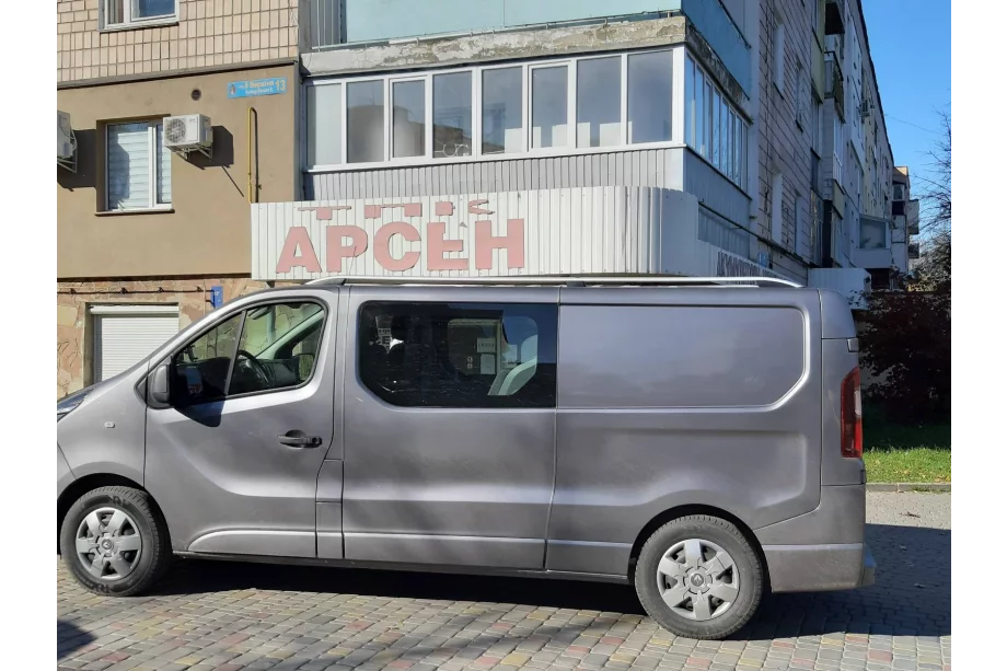 Renault Trafic 2015– Skyport-kattokaiteet (harmaat) Kuva 9
