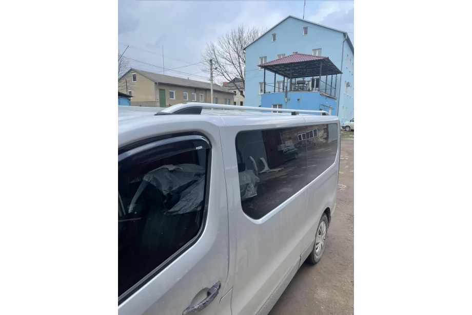 Renault Trafic 2015– Skyport-kattokaiteet (harmaat) Kuva 2
