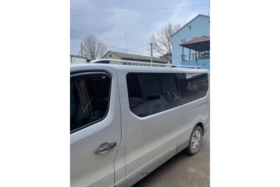 Renault Trafic 2015– Skyport-kattokaiteet (harmaat) Kuva 3