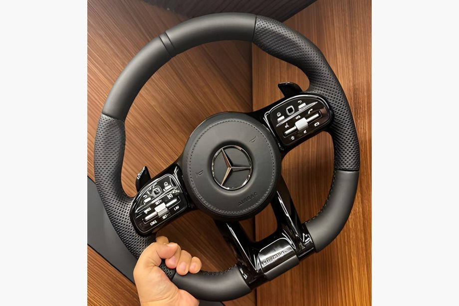 Руль AMG 2018-Style (черный + черные кнопки, 3pin) Image